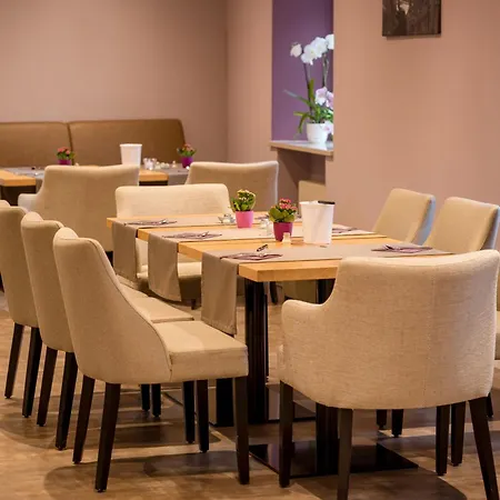 Weingut & Gaestehaus Julianenhof Kro Nierstein