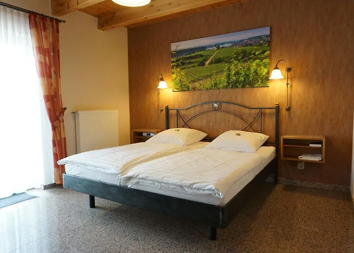 Weingut & Gaestehaus Julianenhof *