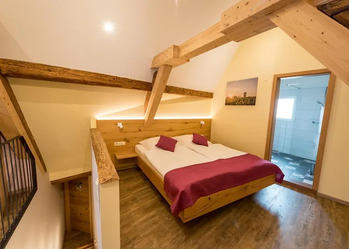 Weingut & Gaestehaus Julianenhof Kro Nierstein