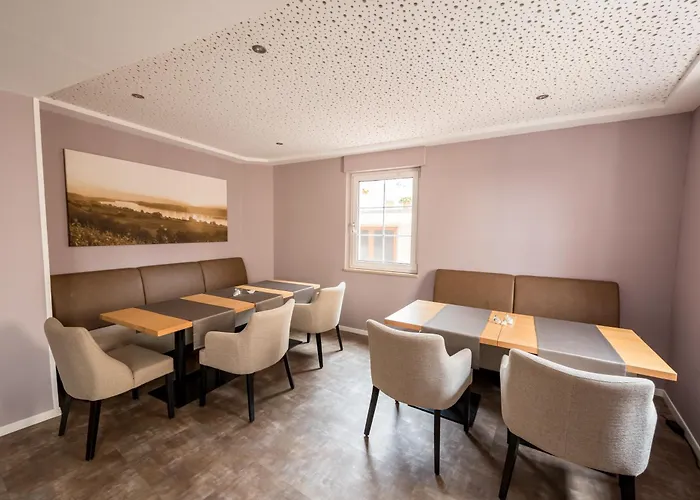 Weingut & Gaestehaus Julianenhof Kro *